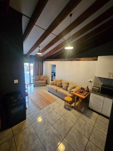 廚房, MB's Self Catering Guesthouse in 皮勒斯