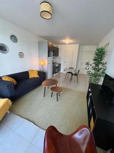 Joli T2 Terrasse Parking prive Confort in Tournezy