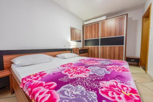 Apartment image 9