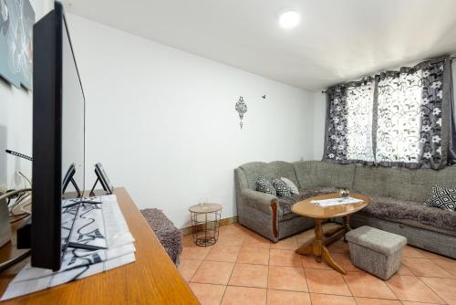 Apartment image 6