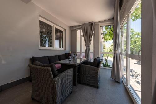 弗雷巴克巴登公寓 (Apartments Villa Vrebac Badem) in 奧雷比奇