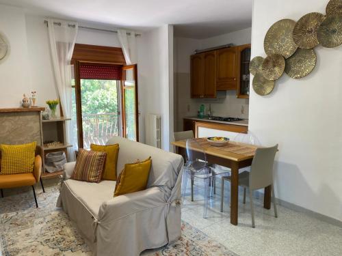 Radice Libera - Casa di campagna in Castel San Lorenzo
