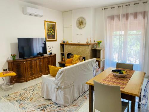 Radice Libera - Casa di campagna in Castel San Lorenzo