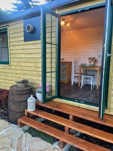 Maringotka České Švýcarsko (Maringotka Ceske Svycarsko) in Růžová