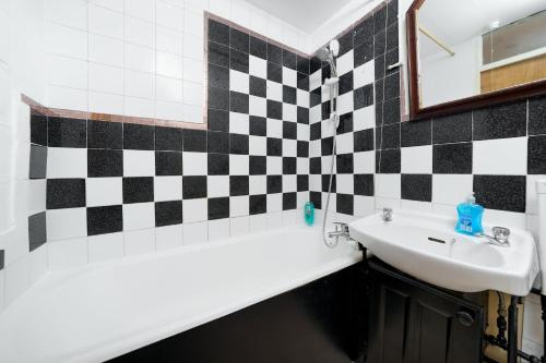 Modern 1BR Apartment 3 Mins to Old Street, London (photo 5)