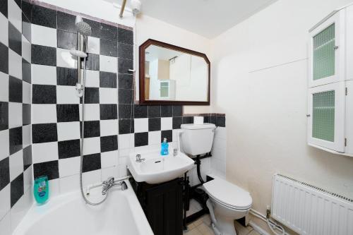 Modern 1BR Apartment 3 Mins to Old Street, London (photo 6)