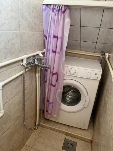One-Bedroom Apartment image 1