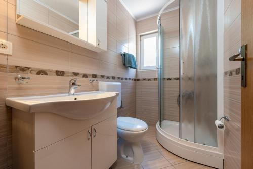 Studio Apartment image 8