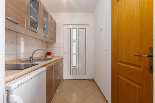 Apartment with Balcony image 9