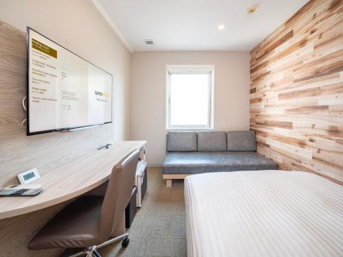 Superior Double Room with Sofa room in Super Hotel Kyoto Shijokawaramachi