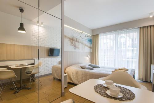 Studio Apartment with Balcony image 7