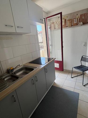 Chambre avec salle de bain privée, 20 min de Paris APPARTEMENT COMMUN (Chambre avec salle de bain privee, 20 min de Paris APPARTEMENT COMMUN) in Епине сюр Сен