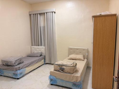 One-Bedroom Apartment image 5