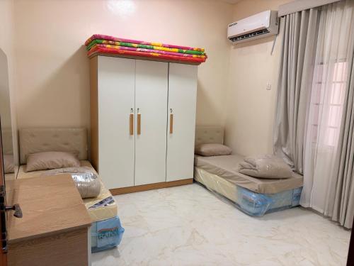 One-Bedroom Apartment image 2