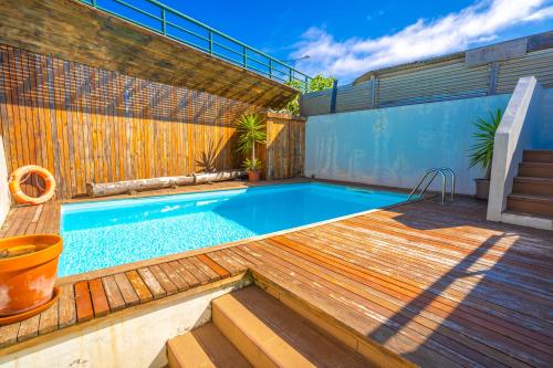 Zwembad, Hostel AzorAzul - Pool & Suite in Ponta Delgada