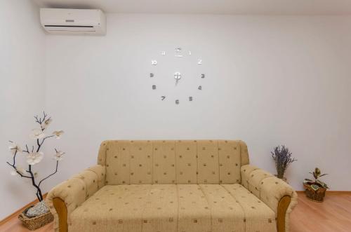 One-Bedroom Apartment with Terrace image 9