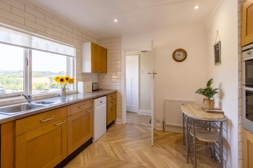 Kitchen, FernLea - Cosy bungalow and stunning country views in Glaisdale