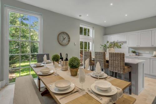 Stylish 4-Bed Apartment in Suffolk l Near Town in Barsham