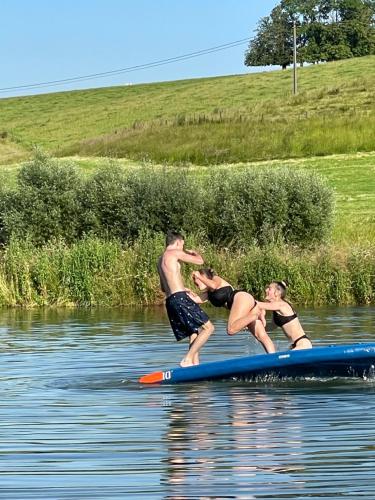 10 étangs, nature et architecture, 6-8p gîte à louer Point du Jour