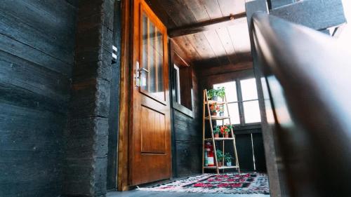 Lakeside Lela Apartment near Interlaken in Bonigen