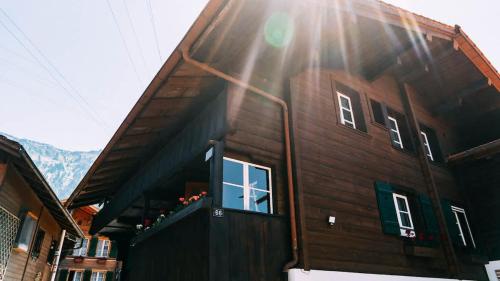 Lakeside Lela Apartment near Interlaken in Bonigen