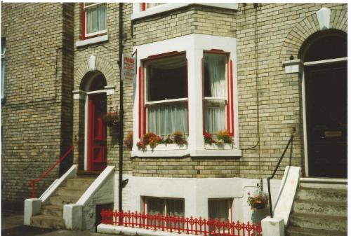 Entrance, Parade Holiday Apartments in Scarborough