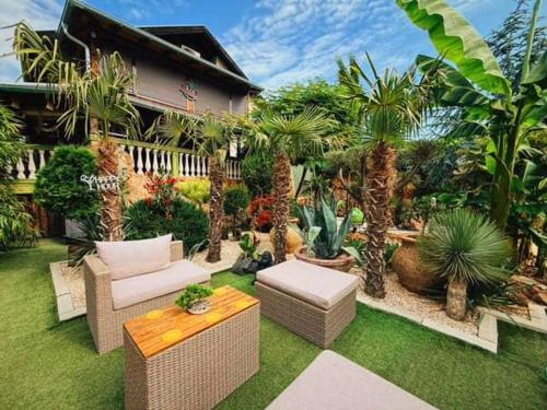 ทัศนียภาพภายนอกโรงแรม, Palmas Garden in ซายโลโว