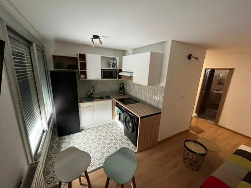 kuhinja, Appartement de 5 chambres à Toulouse (Appartement de 5 chambres a Toulouse) in Mirail-Universite