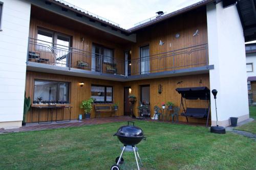 花園, Stilvolles und Kunstvolles Retreat Apartment mit 400qm Garten & Massage und Ayurveda in 格萊內特