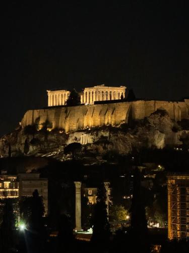 Acropolis Ray of Light - Spacious Flat - Stunning views, Афины