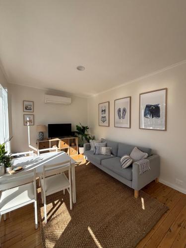 Shared lounge/TV area, Sunrise on the Water in Lemon Tree Passage