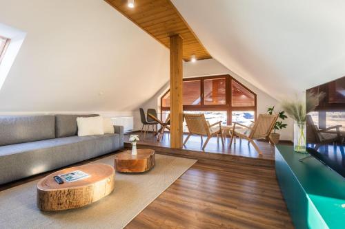 Forest oasis - mountain attic in High Tatras, Veľká Lomnica (fotografie 3)