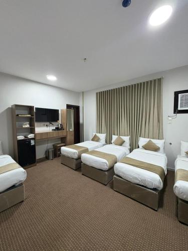 تاج قربان الثاني - Medina