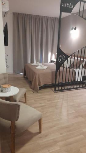One-Bedroom Apartment image 4