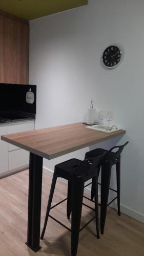 One-Bedroom Apartment image 1