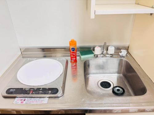 Nakajima501 1stop to Susukino, next to Nakajima Park, in a quiet residential neighborhood, accommodates 2 people