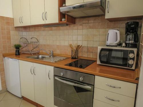 Apartments Eddie - great location - image 2