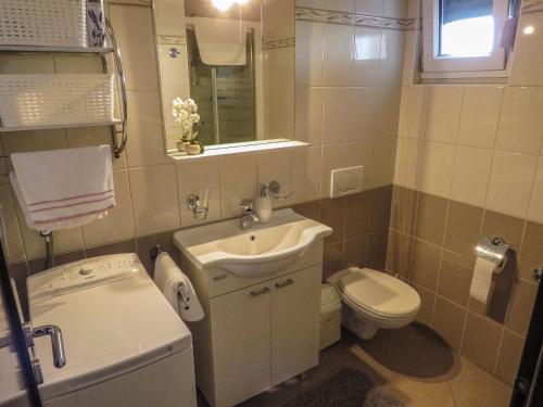 Apartments Eddie - great location - image 14