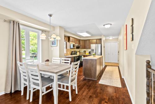 Facilities, SimplyLovely Modern Condo Near Downtown Ottawa with Free Parking and Patio in Alta Vista