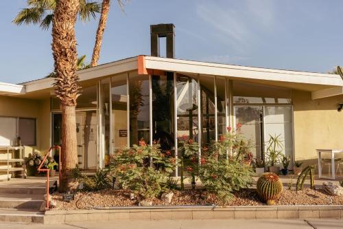 A szálláshely kívülről, Hope Springs Resort in Desert Hot Springs (CA)