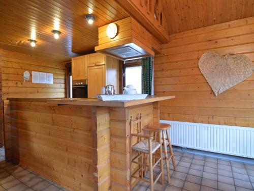 köök, Comfortable Chalet in Ovifat near Ski Lift in Waimes