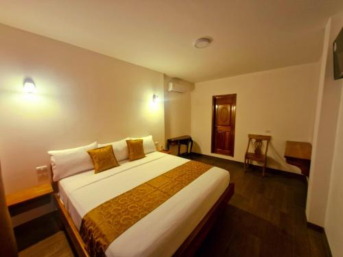 La Mirada Del Solitario George in Galapagos