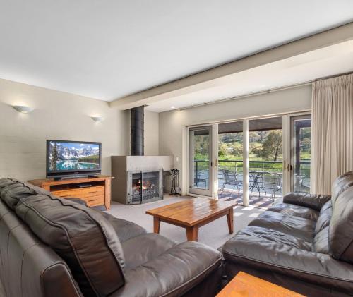 Oaks Lake Crackenback Resort