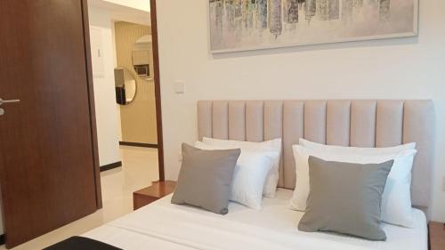 One-Bedroom Apartment with Balcony image 6