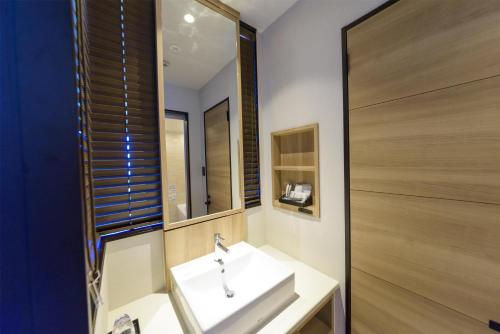 2 twin beds