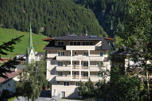 Hotel Garni Valülla, Ischgl