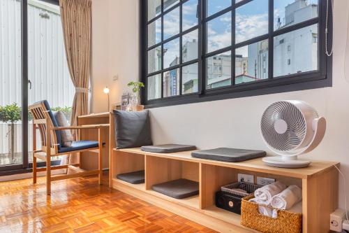 Deluxe Double Room with Bathtub image 10