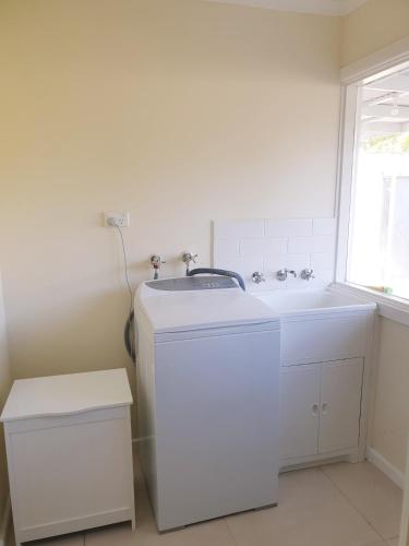 Tranquil Retreat -short walk to Train Station in Croydon