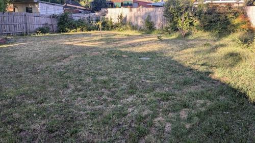 Tranquil Retreat -short walk to Train Station in Croydon