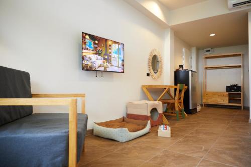 room detail thumbnail 1